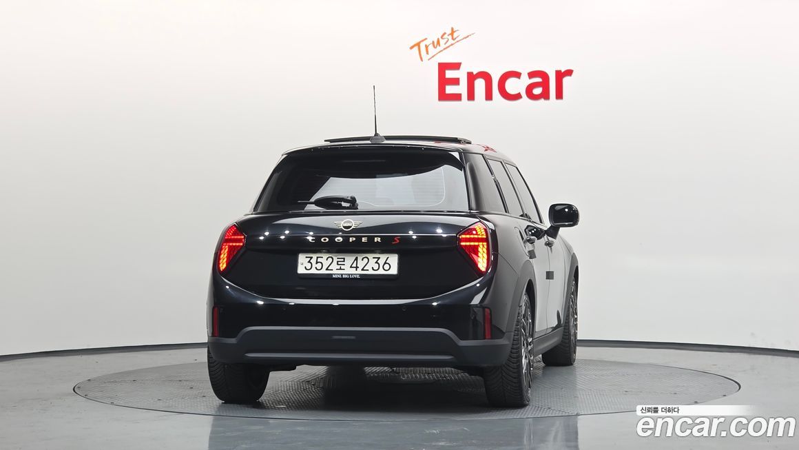 Mini Cooper 5 Door Favoured, 2025