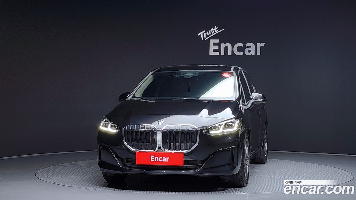 BMW 2-Series 220i Advantage, 2025