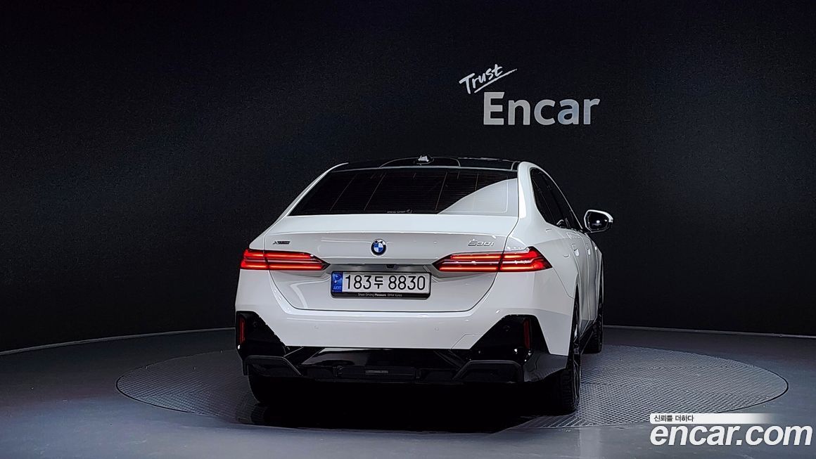 BMW 5-Series 530i xDrive M Sport, 2024