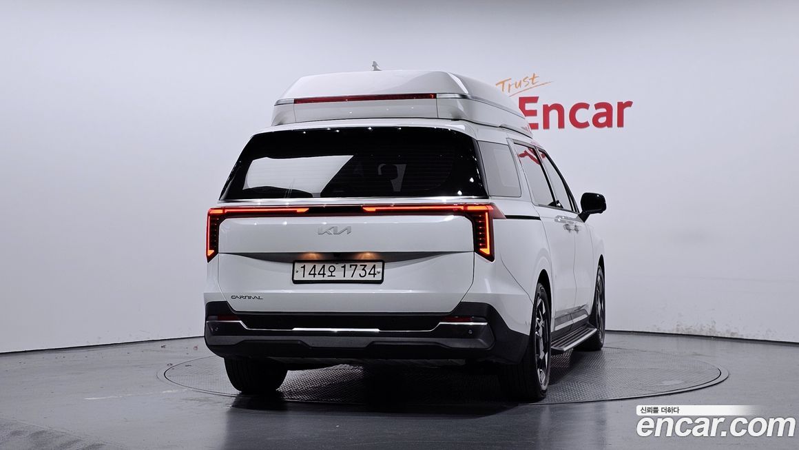 Kia Carnival 9-Seater Hi Limousine, 2024