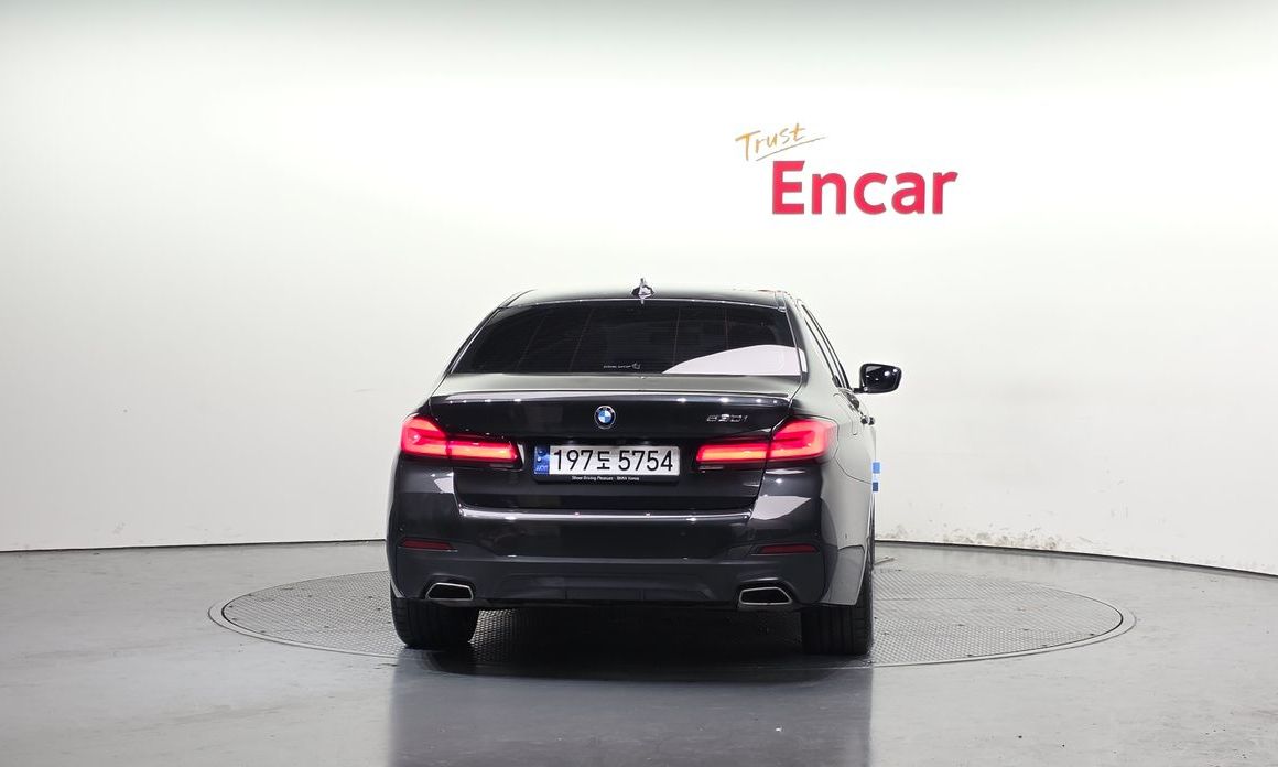 BMW 5-Series 530i M Sport Package, 2023