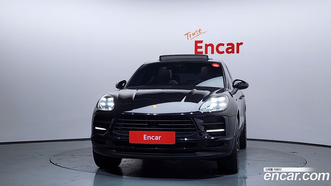 Porsche Macan 2.0, 2021