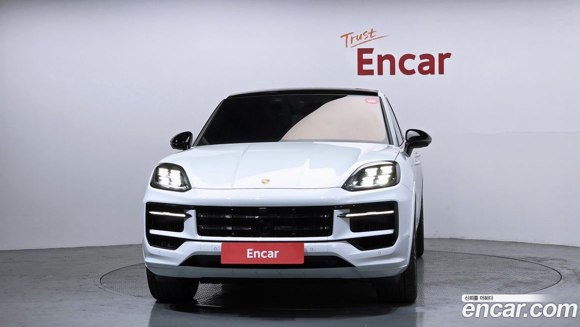 Porsche Cayenne 4.0 GTS Coupe, 2025