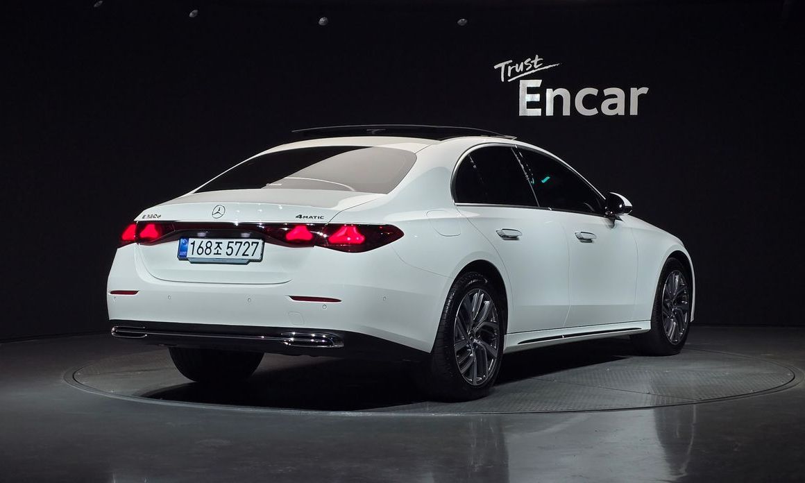 Mercedes-Benz E-Class E220d 4MATIC Exclusive, 2024