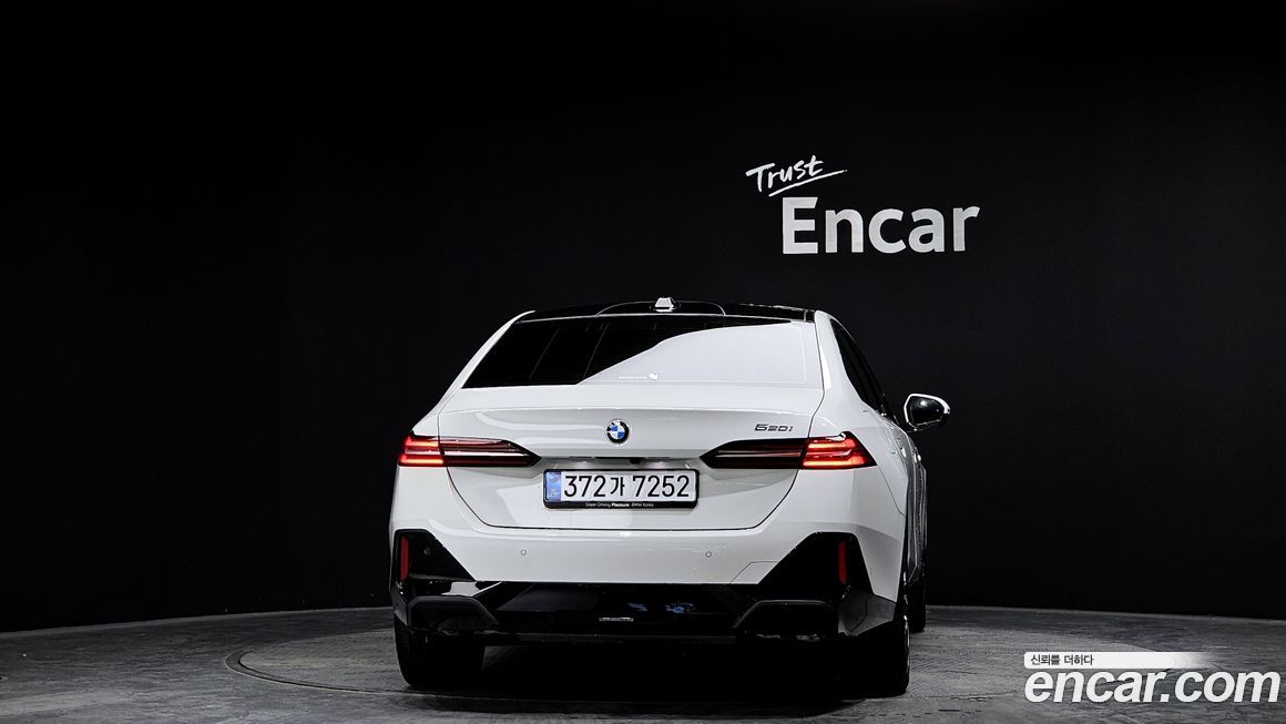 BMW 5-Series 520i M Sport, 2025