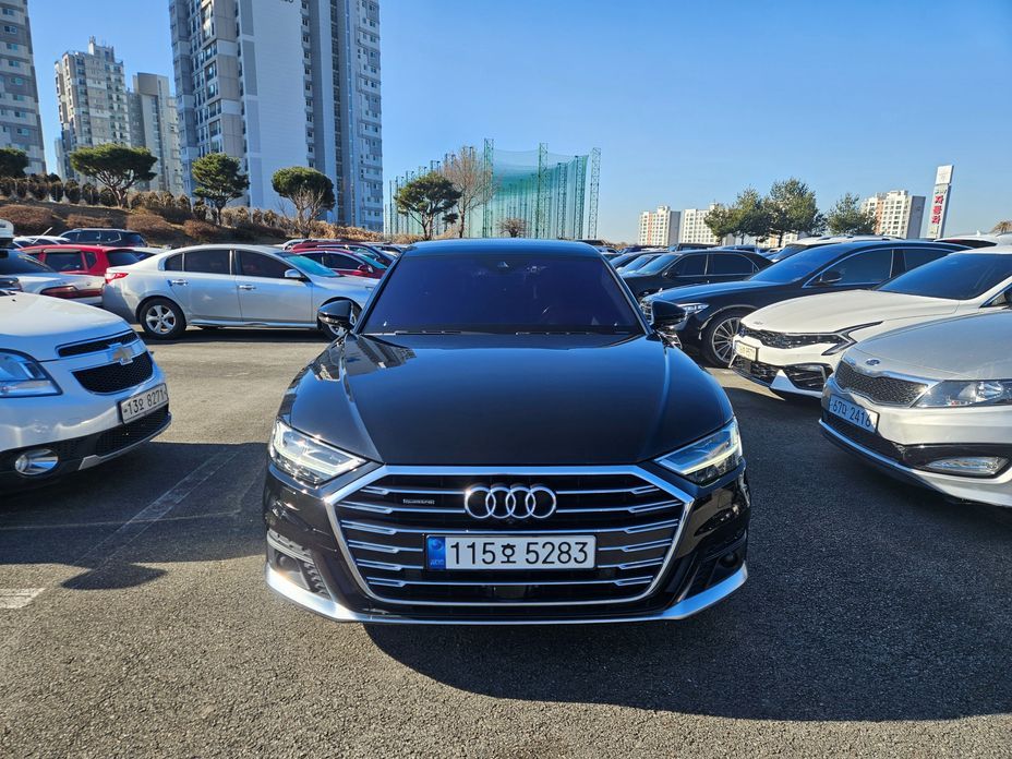 Audi A8 55 TFSI Quattro LWB, 2021