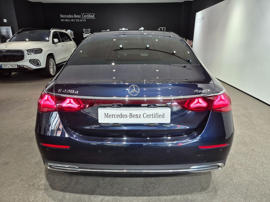 Mercedes-Benz E-Class E220d 4MATIC Exclusive, 2025
