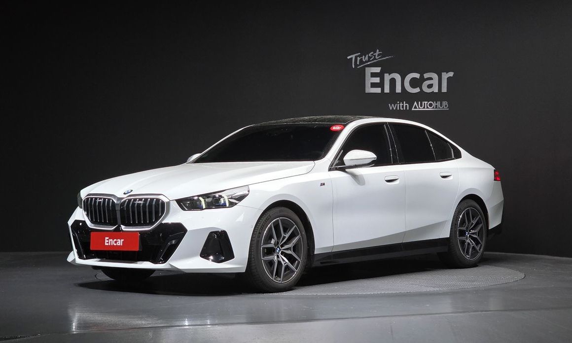 BMW 5-Series 520i M Sport, 2025