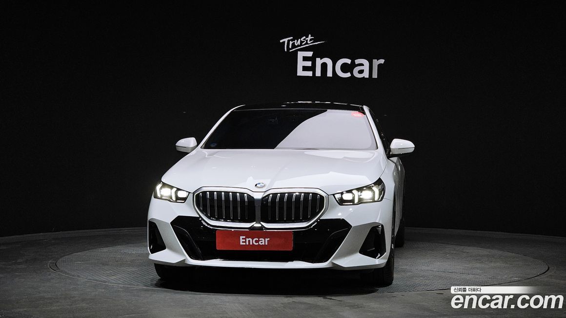 BMW 5-Series 530i xDrive M Sport, 2024