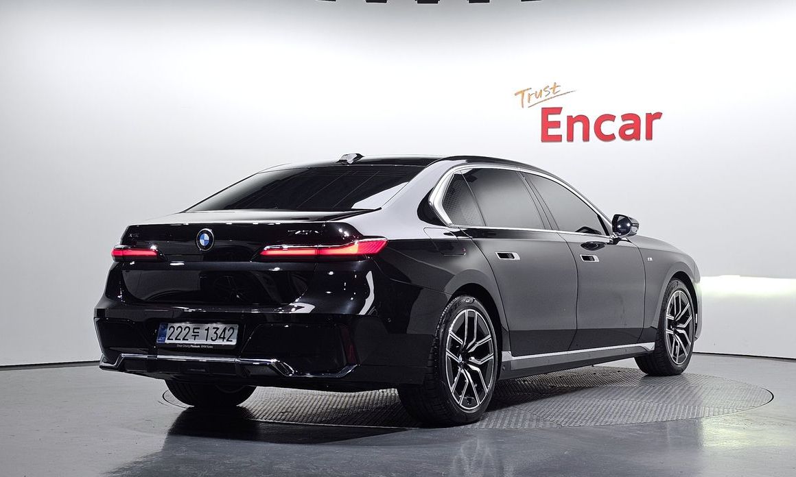 BMW 7-Series 740i xDrive M Sport, 2025