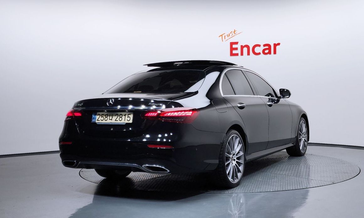 Mercedes-Benz E-Class E350 4MATIC AMG Line, 2022