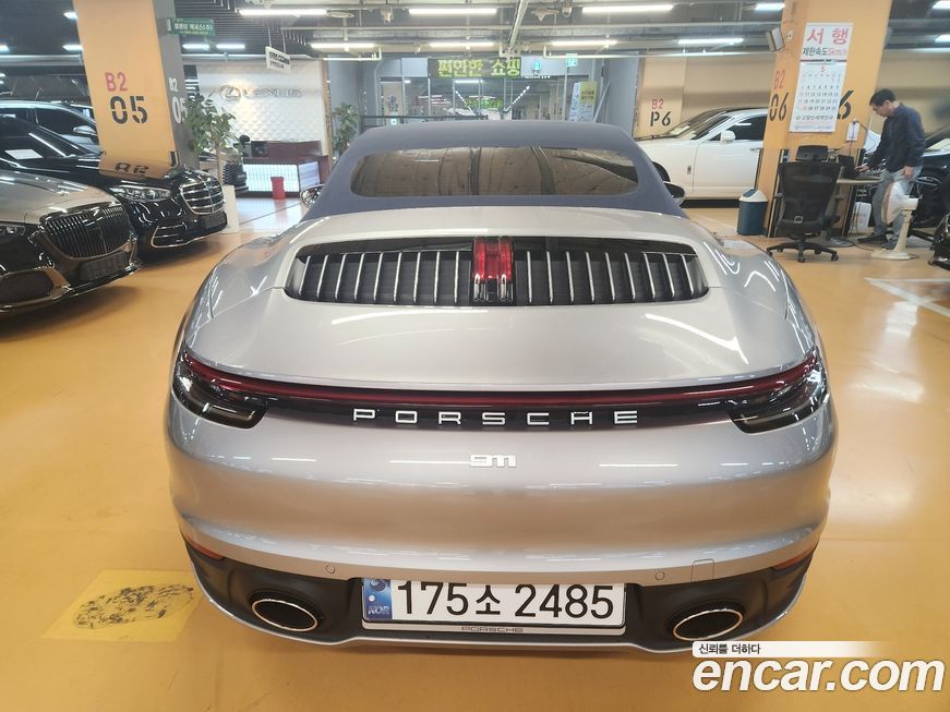 Porsche 911 Carrera 4 Cabriolet, 2024