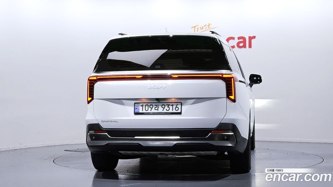 Kia Carnival 9-Seater Signature, 2025