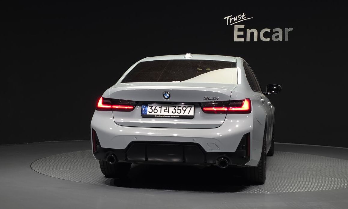 BMW 3-Series 320i M Sport, 2023