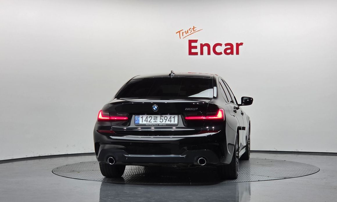 BMW 3-Series 320i M Sport, 2022
