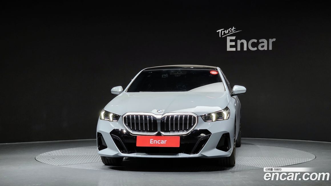 BMW 5-Series 520i M Sport, 2025