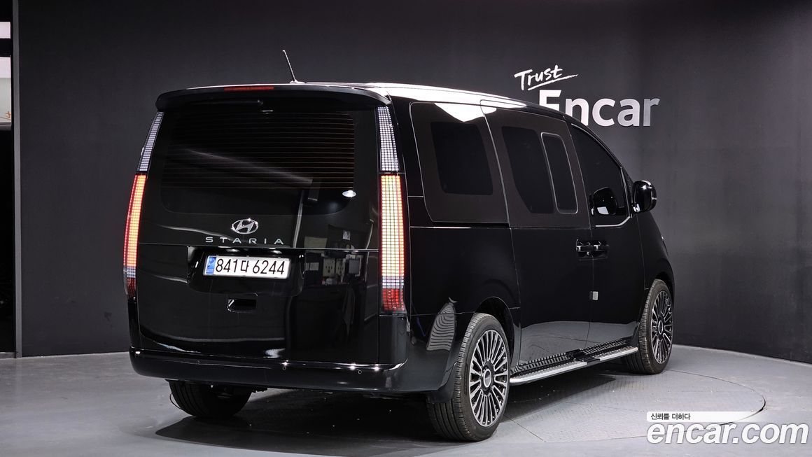 Hyundai Staria Cargo 5-Seater, 2024