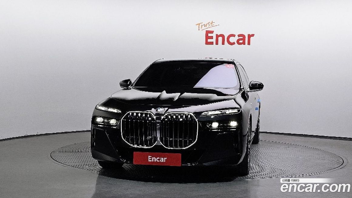 BMW 7-Series 740i xDrive M Sport, 2025