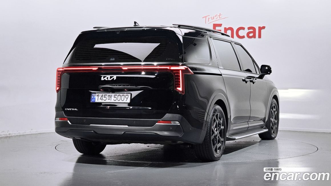 Kia Carnival 7-Seater Gravity, 2024
