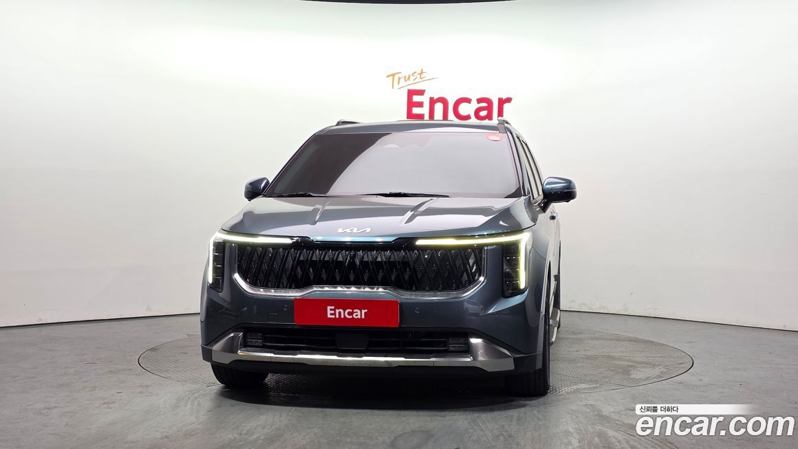 Kia Carnival 9-Seater Signature, 2024