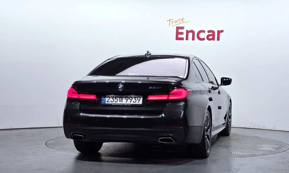 BMW 5-Series 530i M Sport Package, 2023