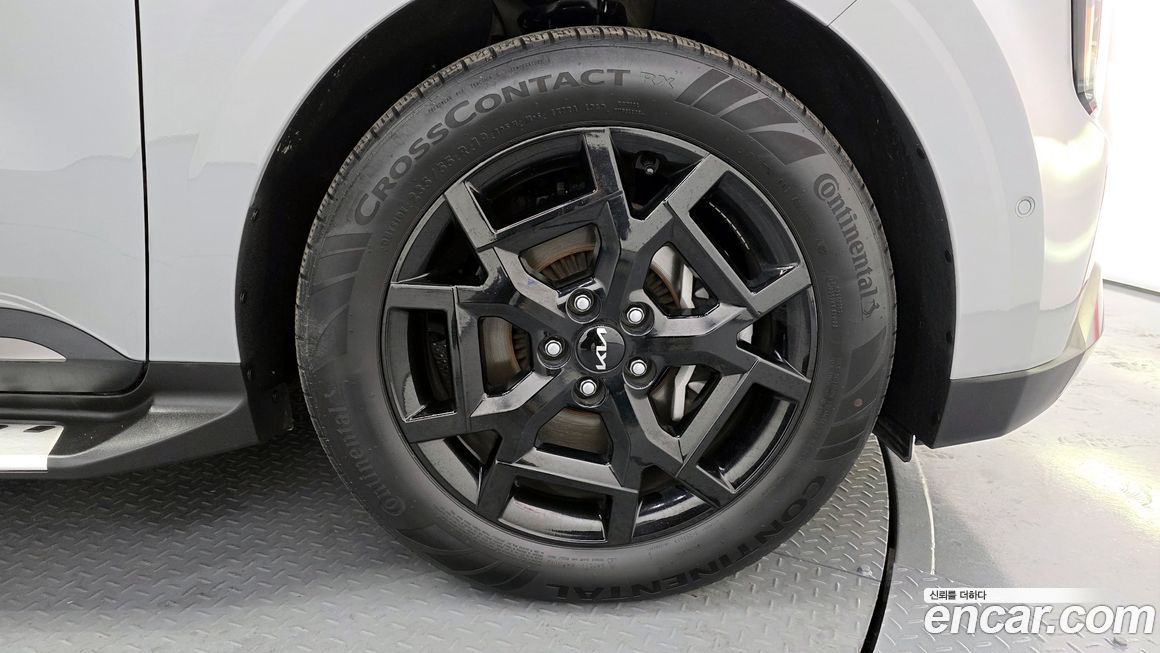 Kia Carnival 9-Seater Gravity, 2024