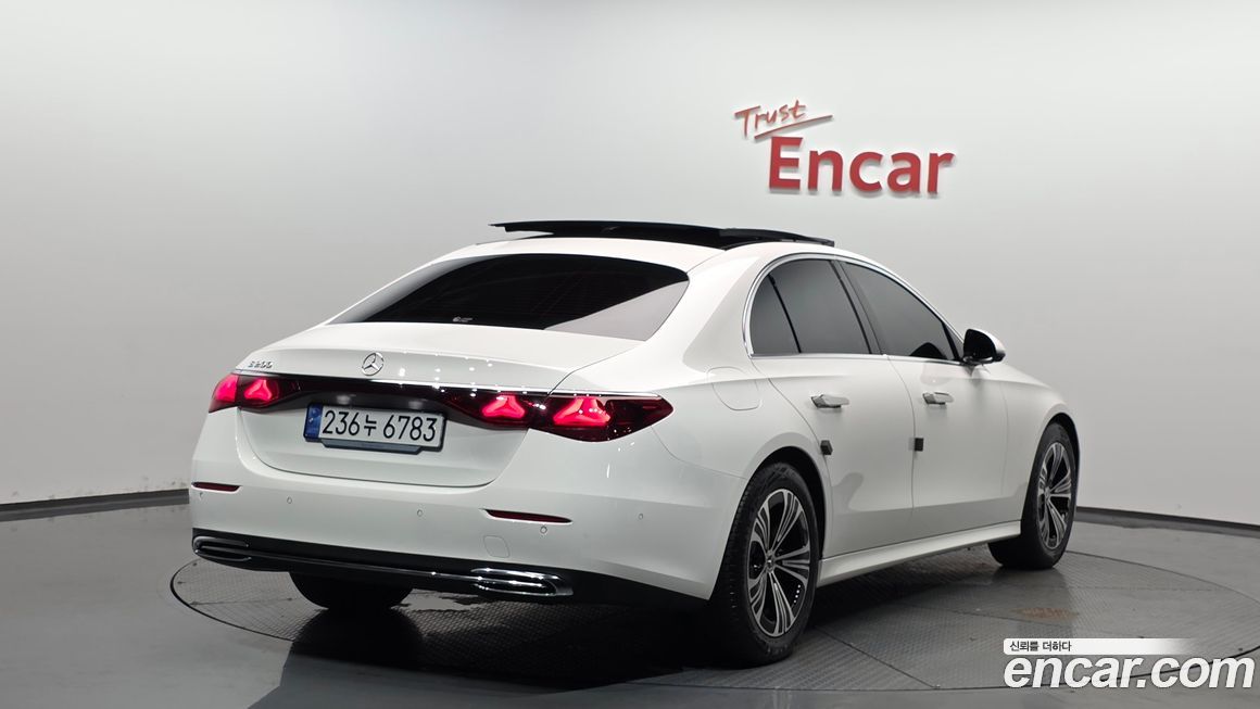 Mercedes-Benz E-Class E200 Avantgarde, 2024