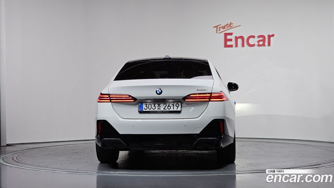 BMW 5-Series 520i M Sport, 2025