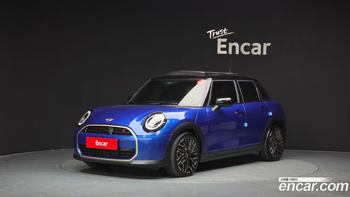 Mini Cooper 5 Door Favoured, 2025