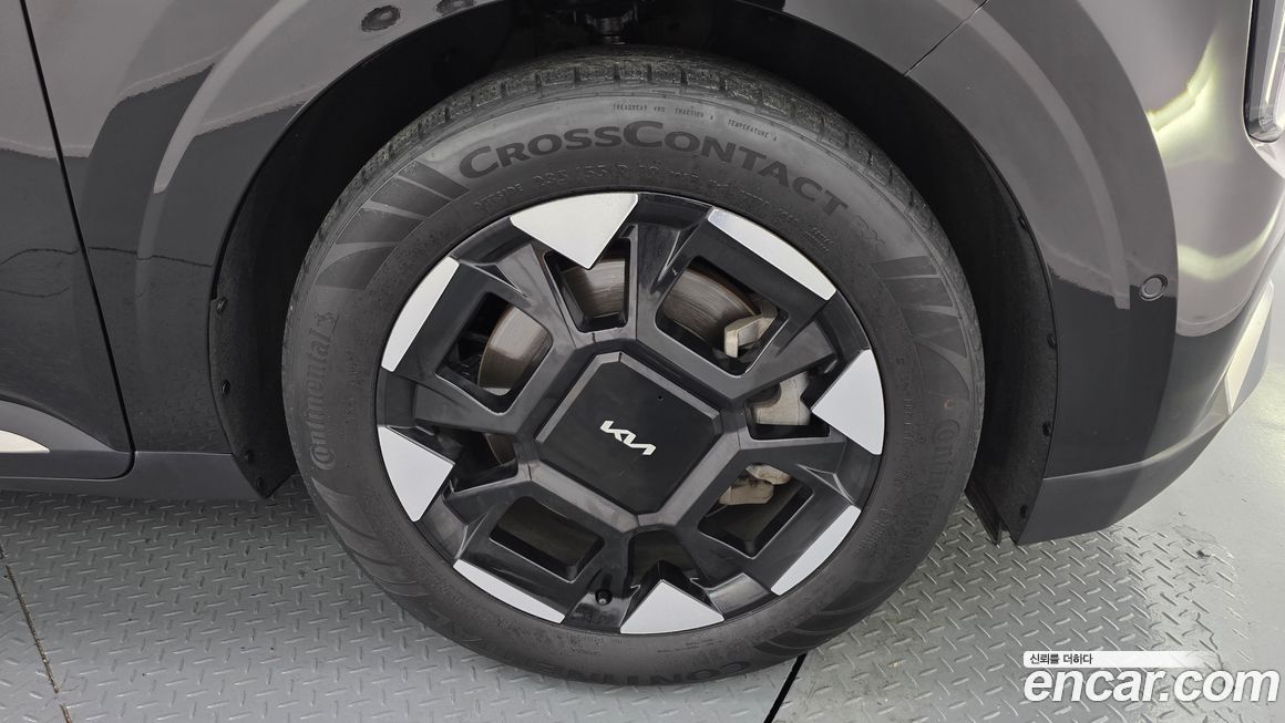 Kia Carnival 9-Seater Signature, 2024