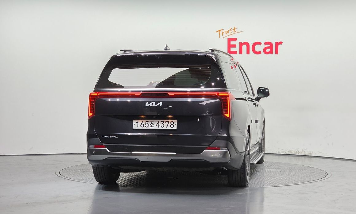 Kia Carnival 7-Seater Signature, 2024