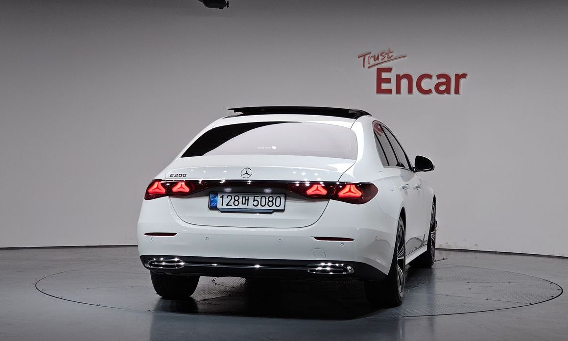 Mercedes-Benz E-Class E200 Avantgarde, 2024
