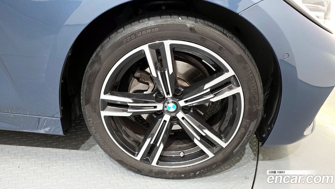 BMW 4-Series 420i M Sport Performance Coupe, 2023