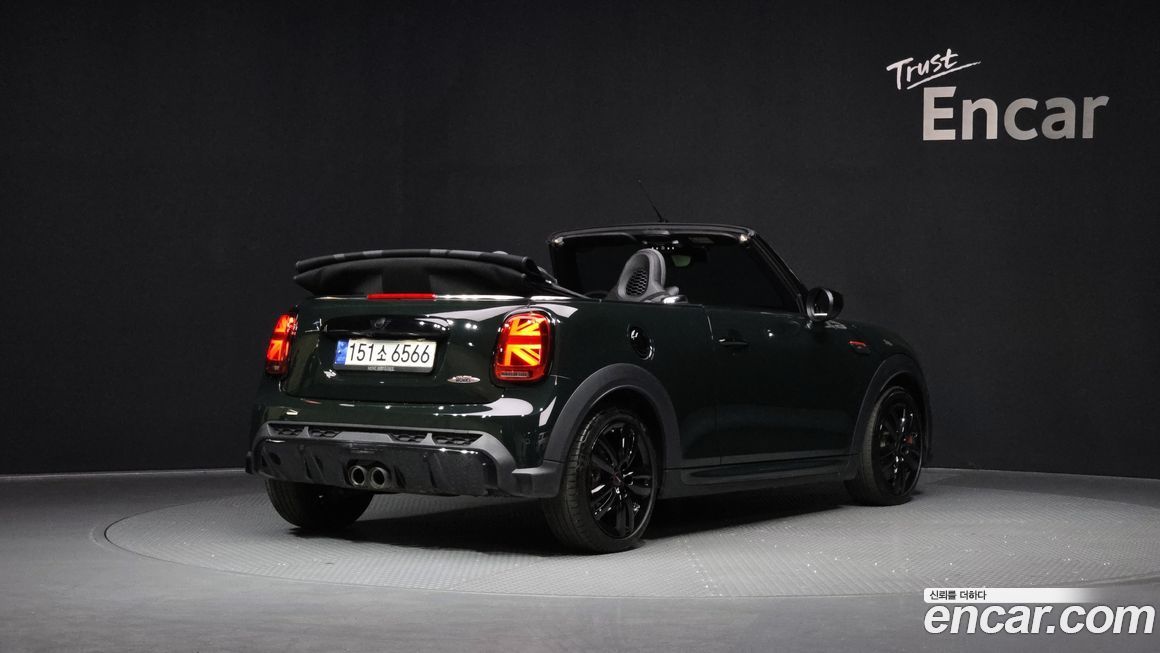Mini Cooper Convertible JCW, 2024