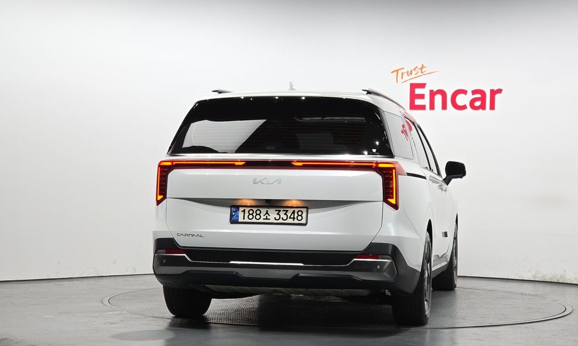 Kia Carnival 7-Seater Signature, 2024