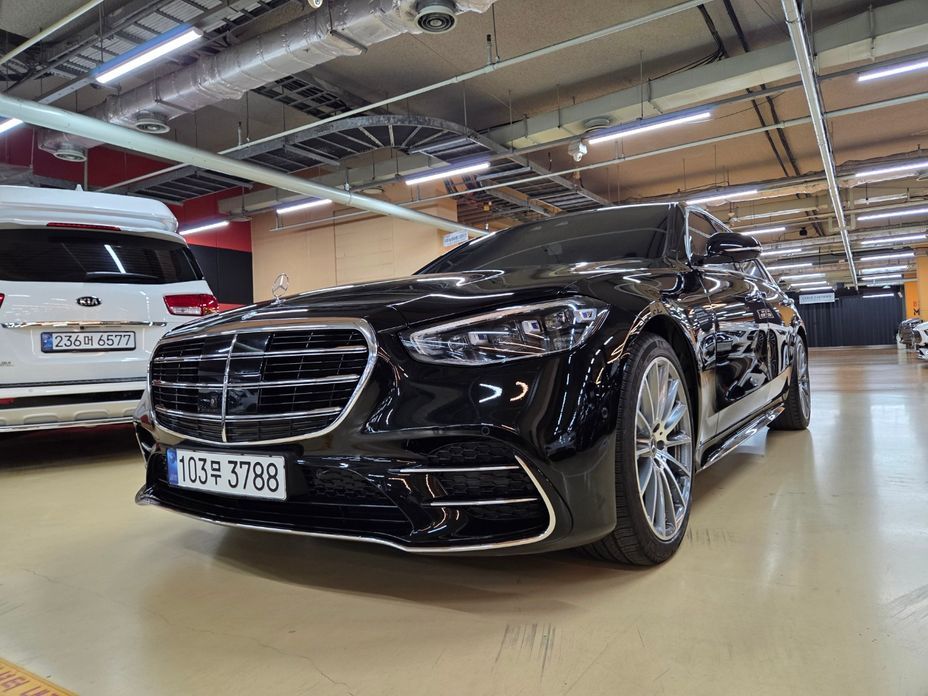 Mercedes-Benz S-Class S500L 4MATIC, 2022