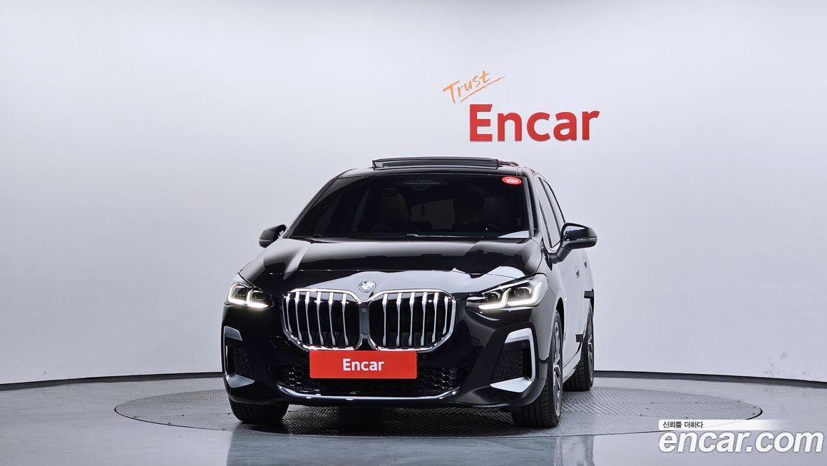 BMW 2-Series 220i M Sport, 2023