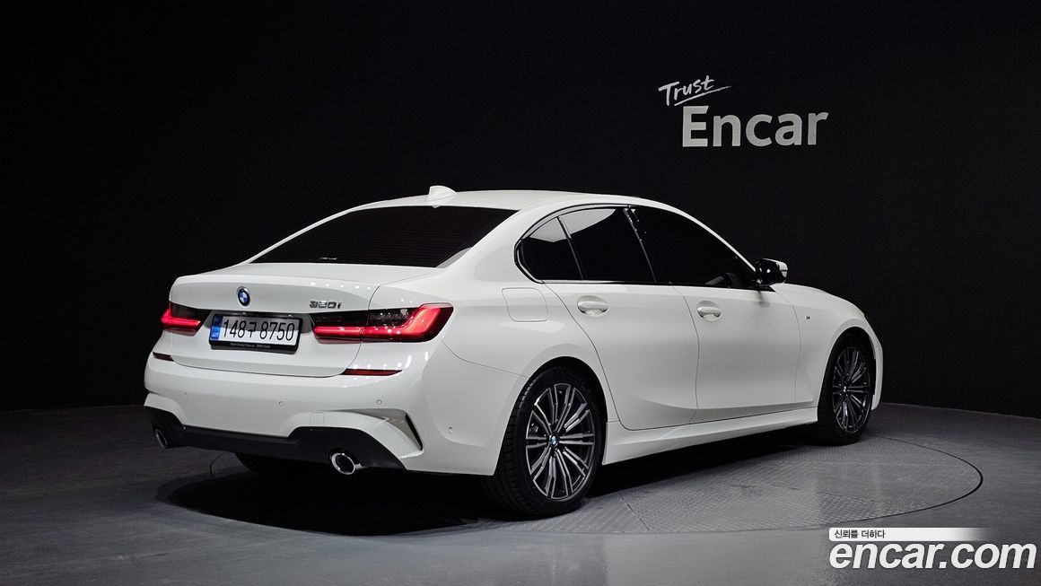 BMW 3-Series 320i M Sport, 2022