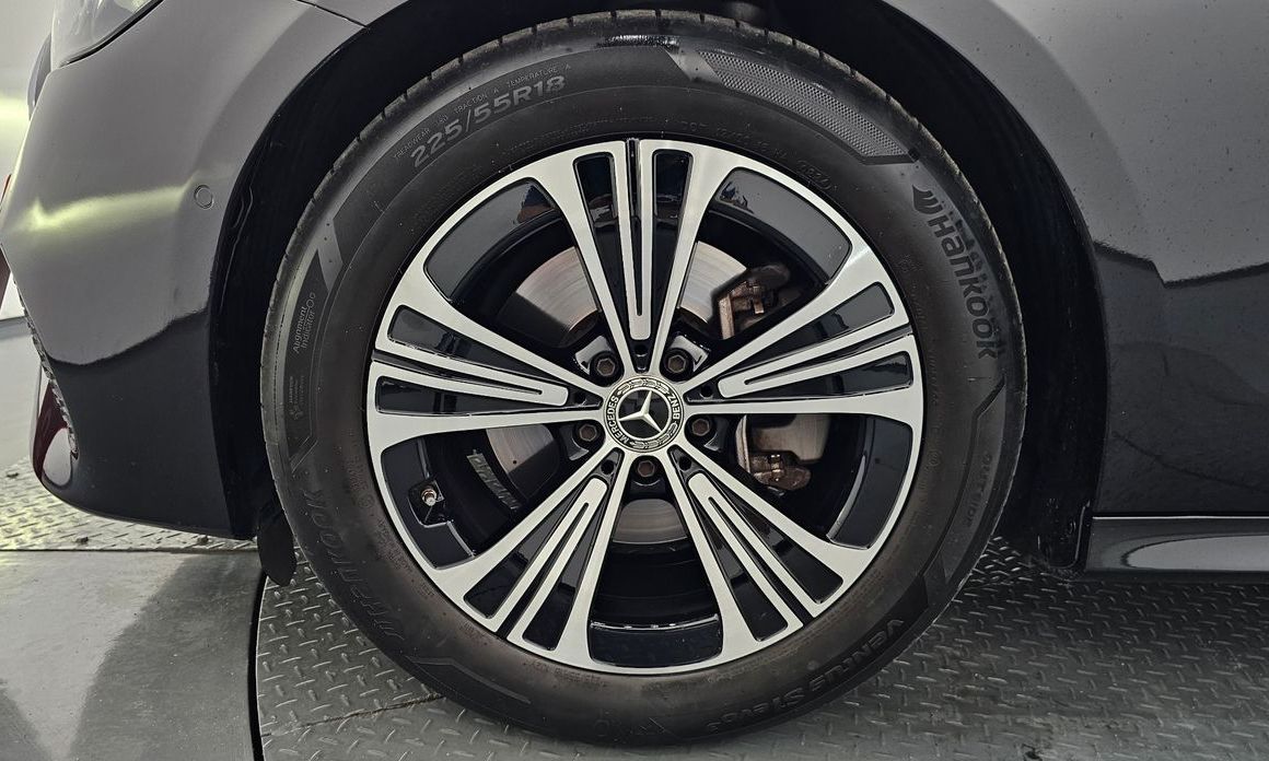 Mercedes-Benz E-Class E200 Avantgarde, 2024