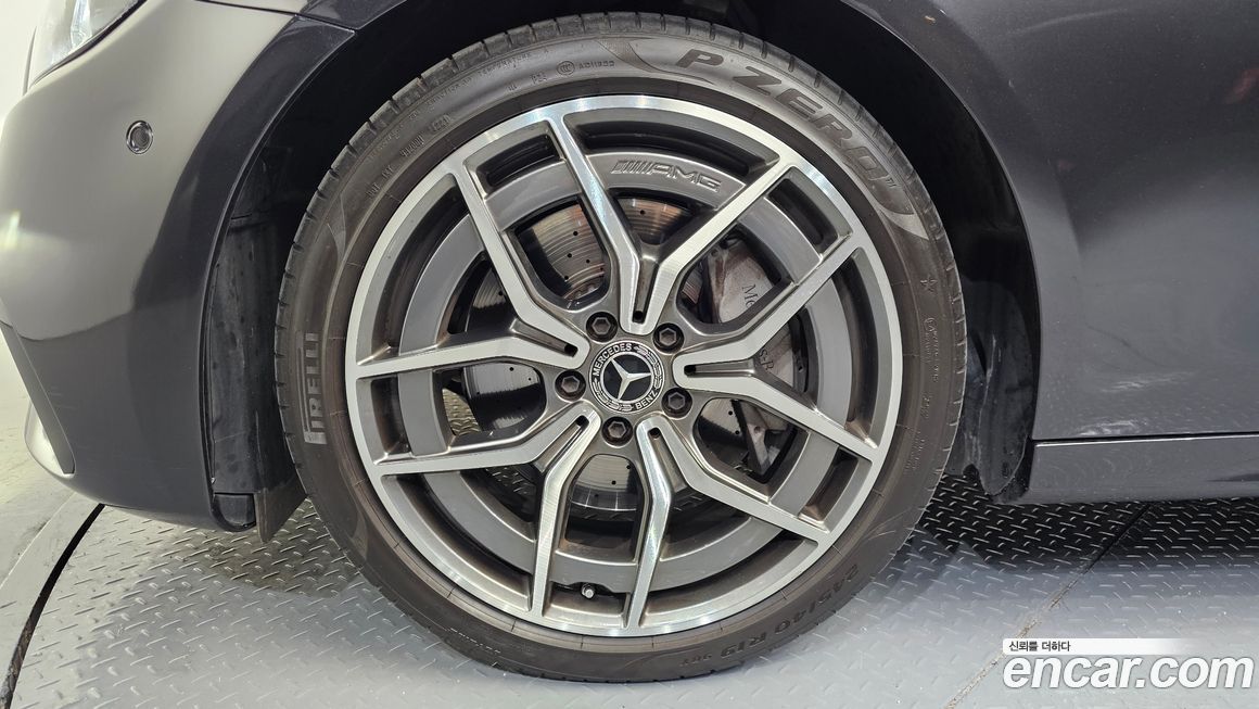 Mercedes-Benz E-Class E220d 4MATIC AMG Line, 2022