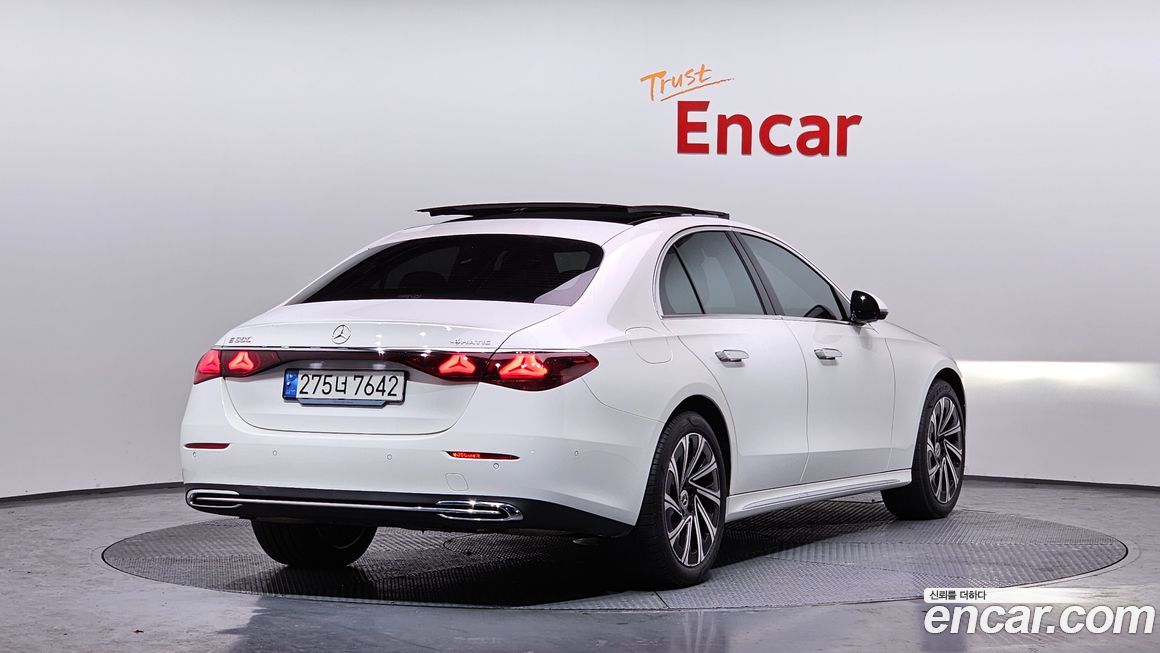 Mercedes-Benz E-Class E300 4MATIC Exclusive, 2024