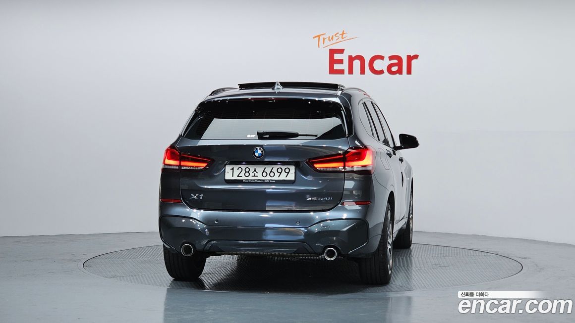 BMW X1 xDrive 20i M Sport, 2022