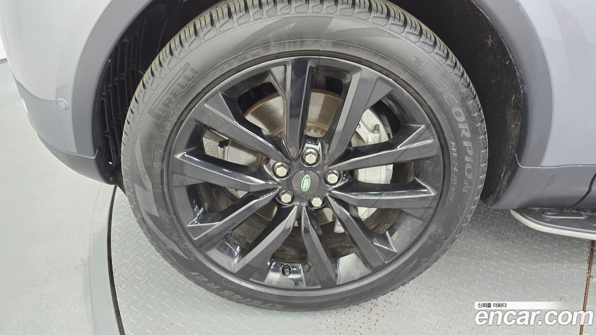 Land Rover Discovery 2.0 P300 SE, 2023