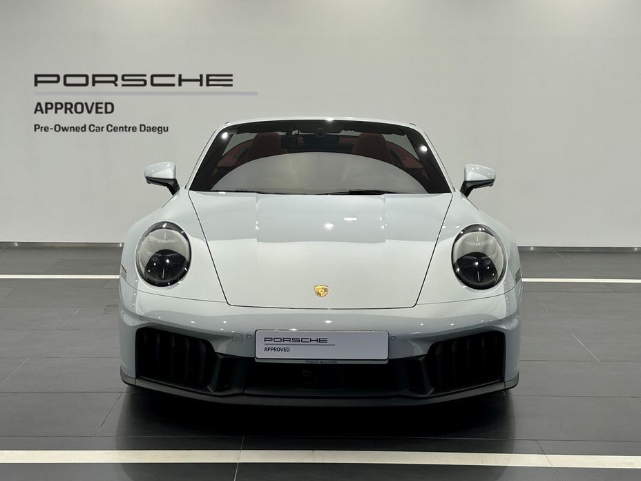 Porsche 911 Carrera GTS Cabriolet, 2025