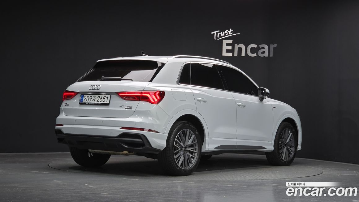 Audi Q3 40 TFSI Quattro Premium, 2023