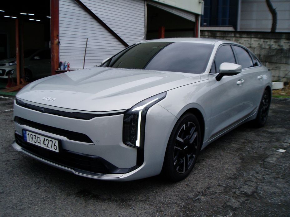 Kia K8 2.5 Gasoline 2WD, 2025