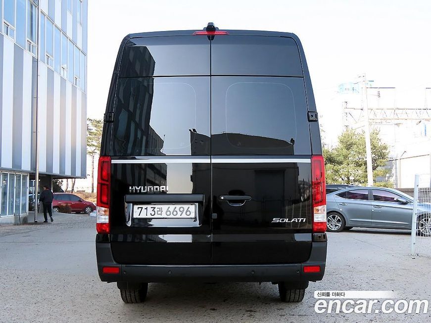 Hyundai Solati 15-seater, 2025