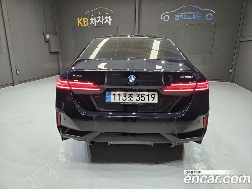 BMW 5-Series 530i xDrive M Sport, 2025