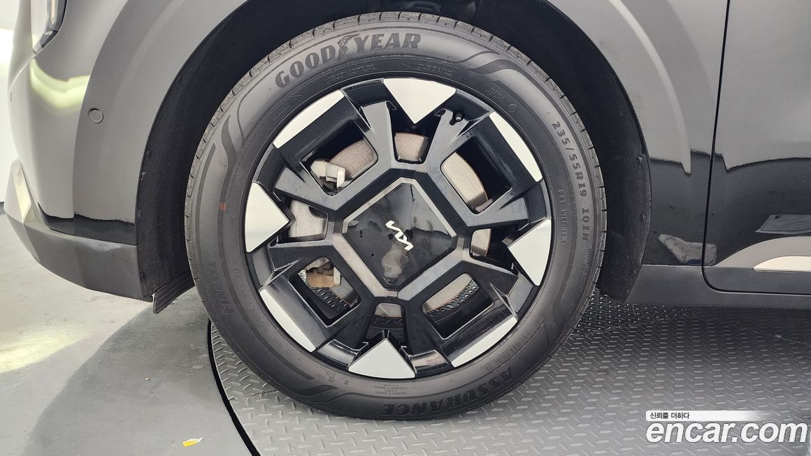 Kia Carnival 7-Seater Signature, 2024