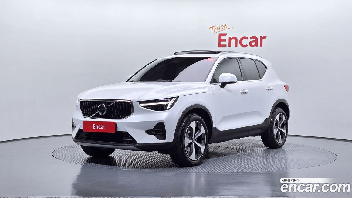 Volvo XC40 B4 Ultra Bright, 2024